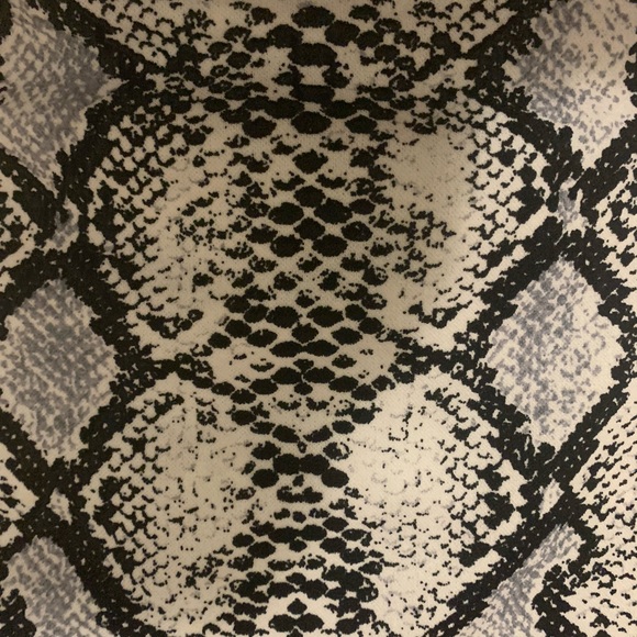 Snakes skin mini skort - Picture 4 of 4